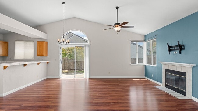 Building Photo - Cute 3 Bedroom Home in Lawler Ranch!