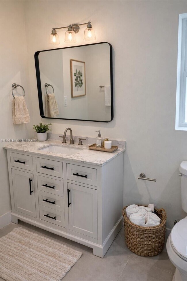 Building Photo - 3079 NW Flagler Terrace