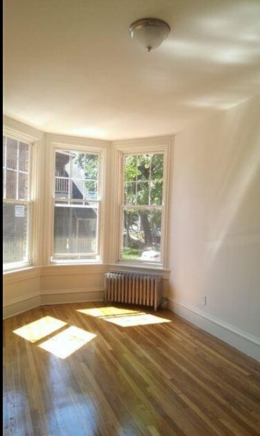 Building Photo - 226 Gano St