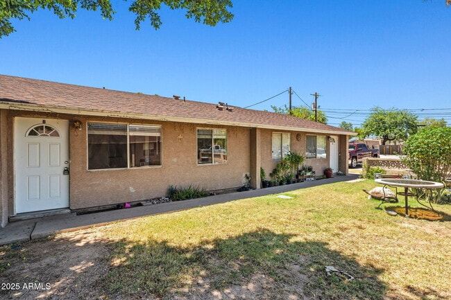 Building Photo - 555 S Bellview
