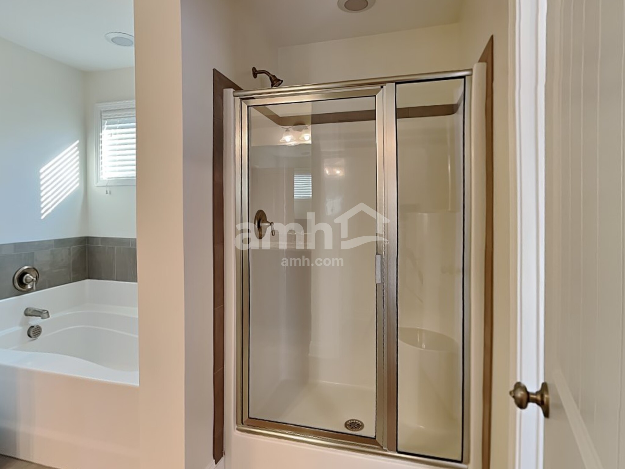 Building Photo - 564 Whitebark Ln