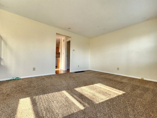 Building Photo - 2527 Sonora Dr