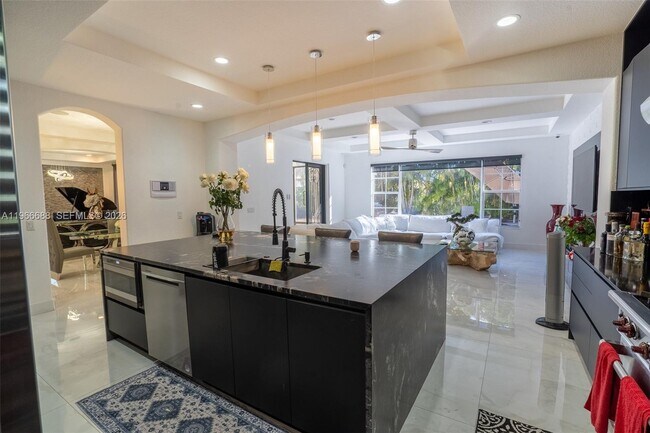 Building Photo - 7875 NW 110th Dr