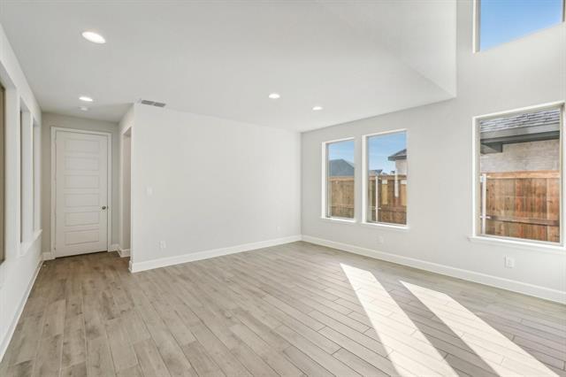 Building Photo - 1628 Victoria Pl
