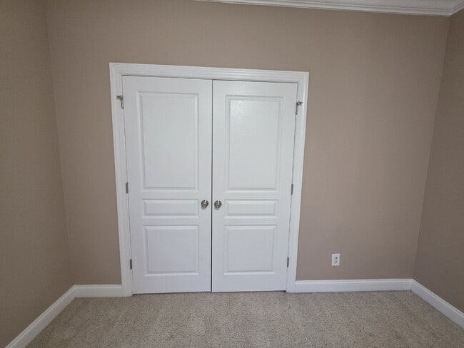 Building Photo - Spacious 4-Bedroom Home for Rent in Kings ...