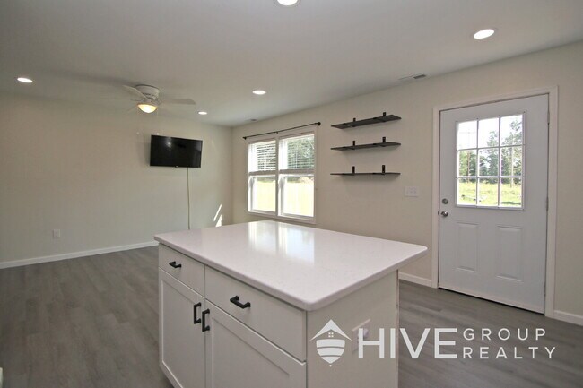 Building Photo - Modern Living in a Growing Grottoes Community