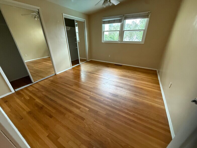 Building Photo - 4951 Campanile Dr