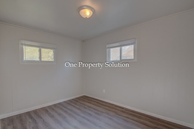 Building Photo - 2612 Marshalltown Dr