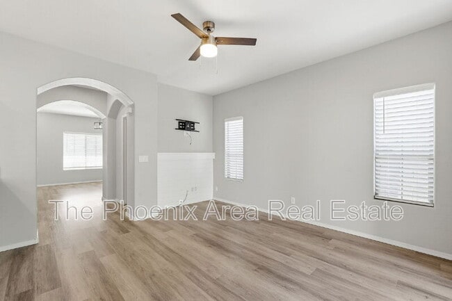 Building Photo - 534 E Bartlett Way