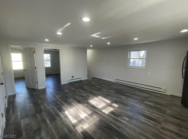 Building Photo - 10 Hopper St