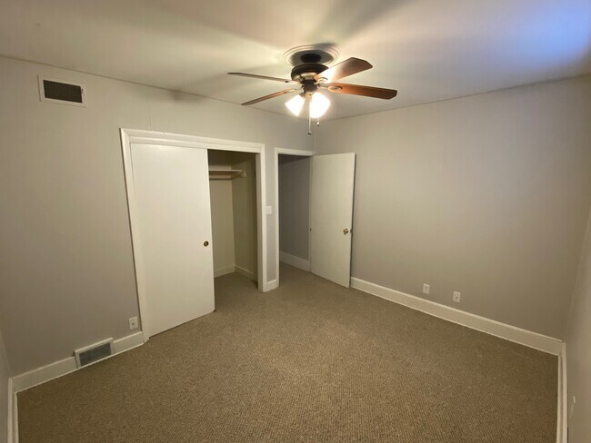 Second bedroom with large closet - 225 N Franklin St