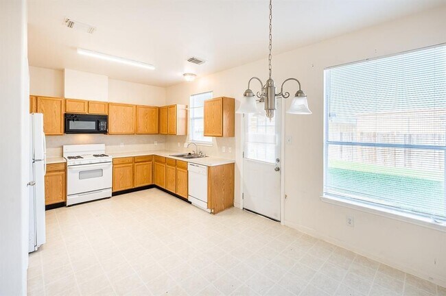 Building Photo - 16310 Bandicoot Dr