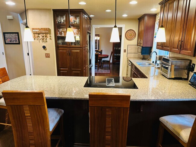 Building Photo - Beautiful Custom Newly Remodeled Home