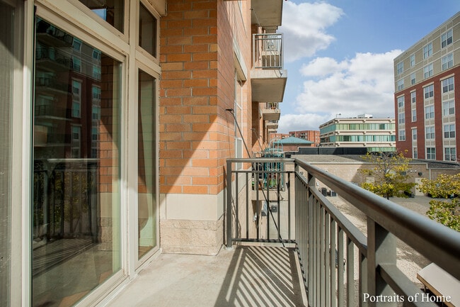 Building Photo - 647 Metropolitan Way