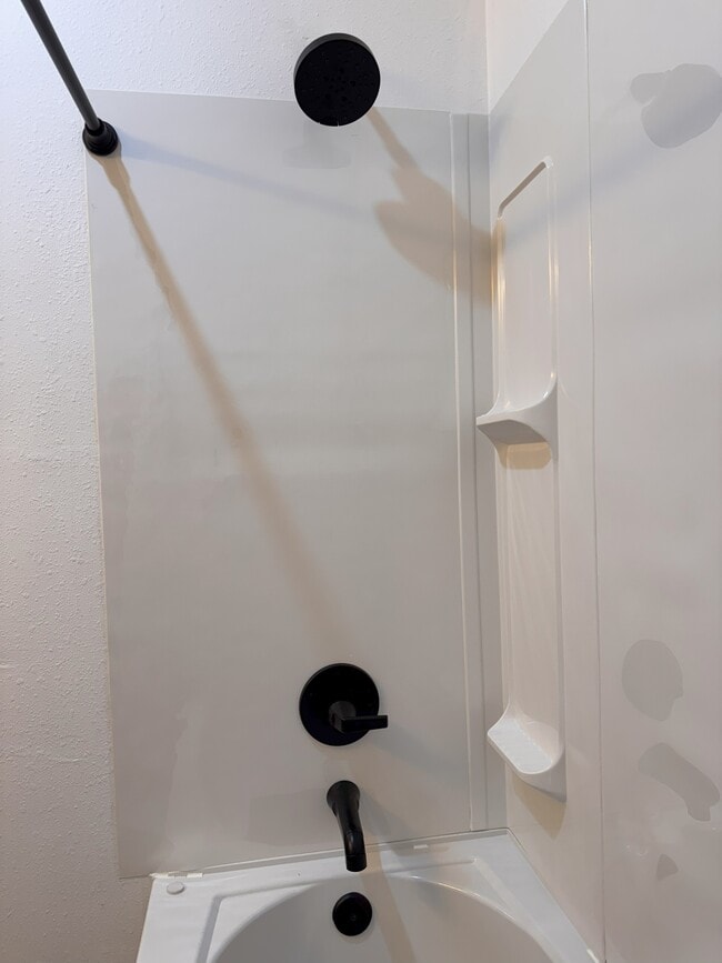 Building Photo - 303 S Cable Rd