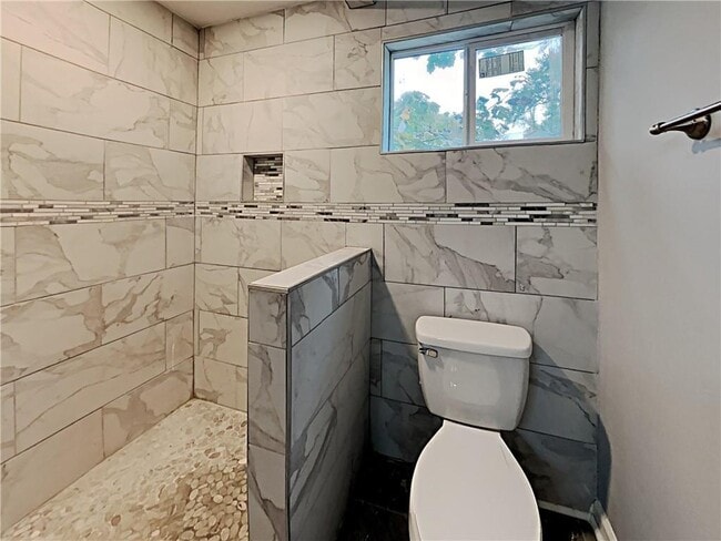 Building Photo - 425 Lanier St NW