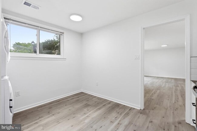 Building Photo - 4533 Logsdon Dr