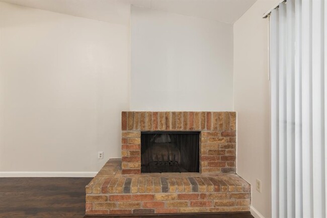 Building Photo - 10555 Turtlewood Ct