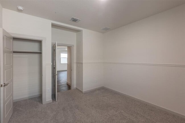 Building Photo - 2913 Louris Ln