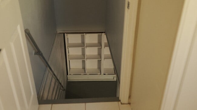 Building Photo - 32568 Electric Blvd