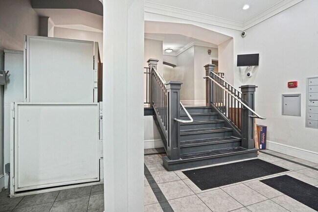 Building Photo - 1451 Park Rd NW