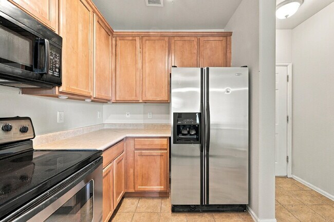 Building Photo - 2662 S Cathay Way