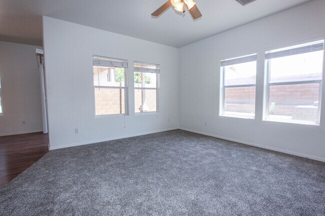 Building Photo - 607 N Cortina St