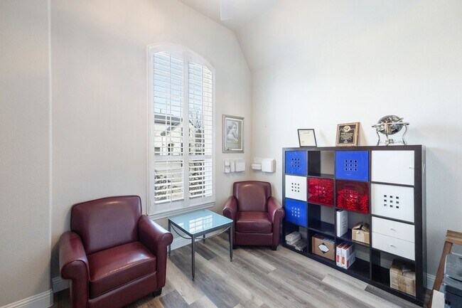 Building Photo - 950 Gentle Knoll Ln