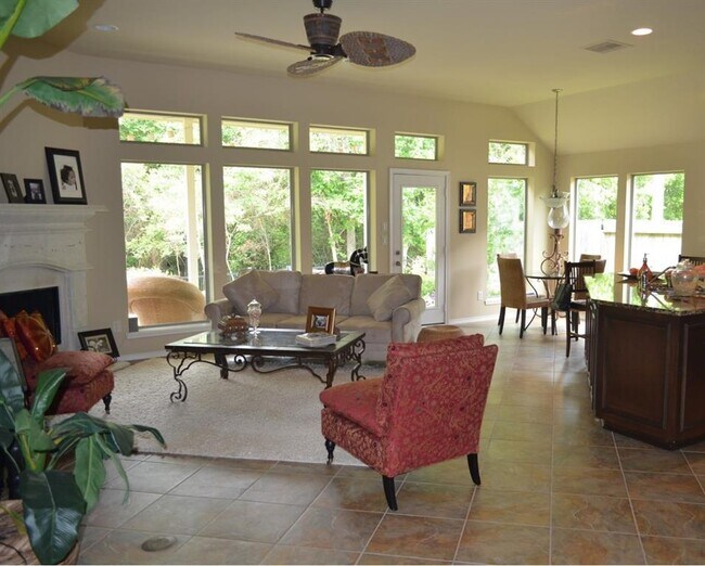 Building Photo - 1319 Eden Meadows Dr