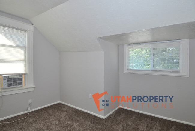 Building Photo - 559 E 800 S