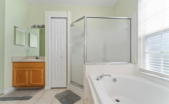 Building Photo - 135 Langham Dr