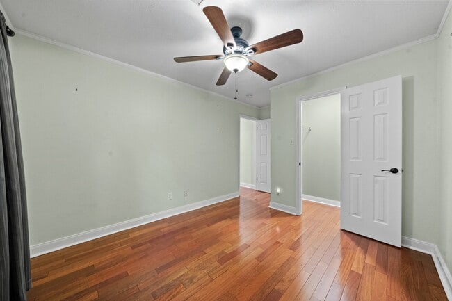 Building Photo - 5102 E Pagewick Dr