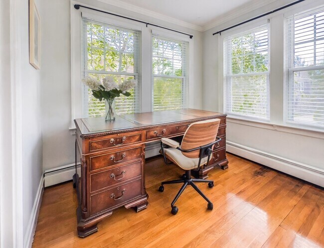 Building Photo - 65-67-67 St James Cir