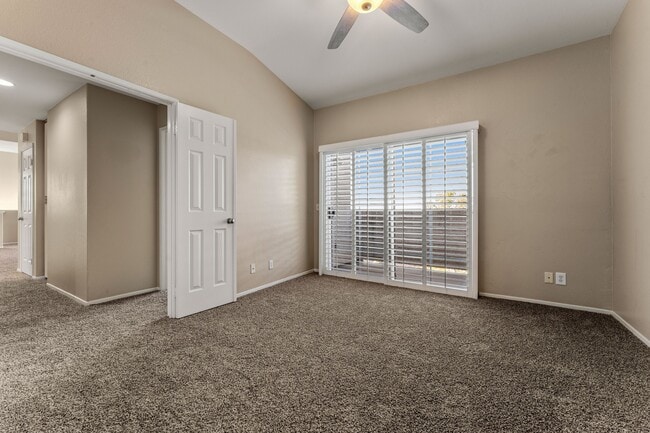 Building Photo - 1010 S Farralon Ln