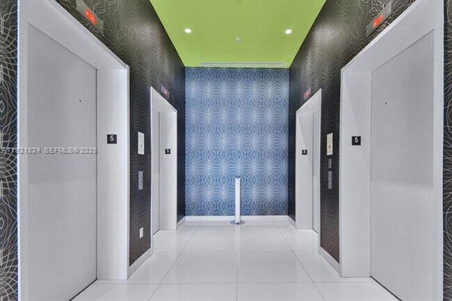 Building Photo - 501 NE 31st St