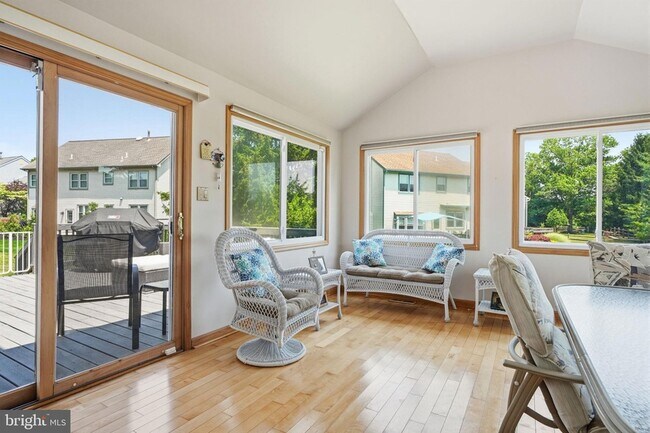 Building Photo - 9 Hibiscus Pl