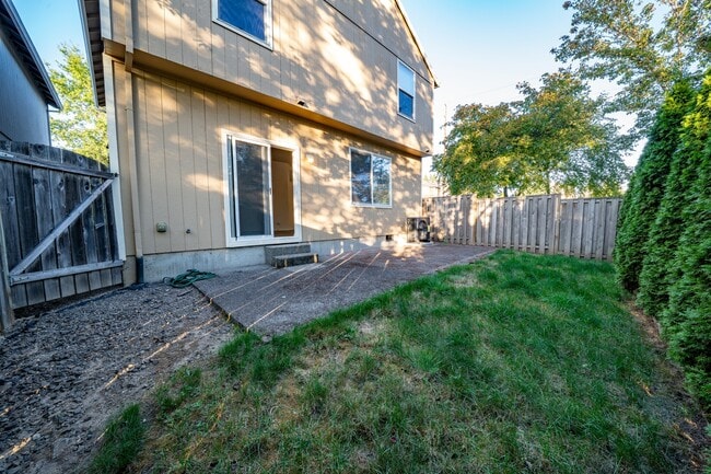 Building Photo - 7588 NE Curtis Ct
