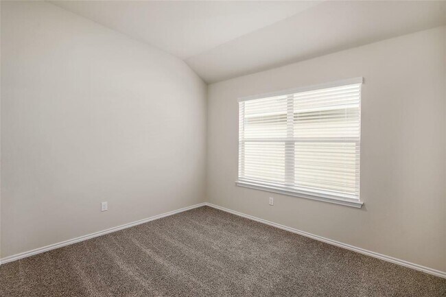 Building Photo - 401 Yemen Rd