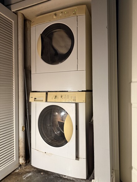 In unit washer/dryer - 311 W 5th St