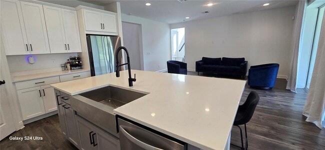 Building Photo - 18410 Blue Heron Cir
