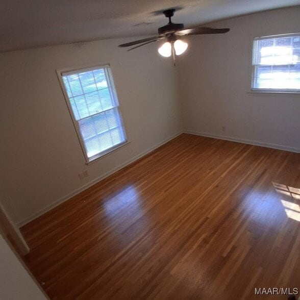 Building Photo - 3733 Royal Crest Dr