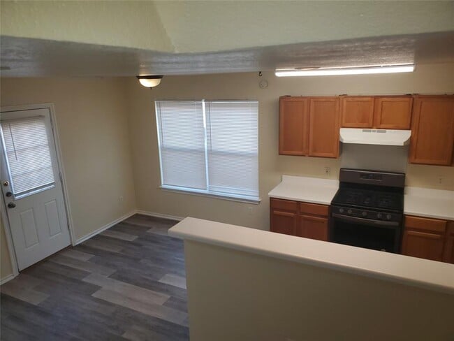 Building Photo - 1020 Christopher Ave