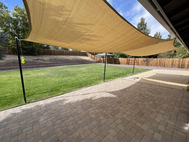 Building Photo - 3 bedroom/2 Bath in Spanish Springs