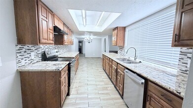 Building Photo - 15507 Mira Monte Dr
