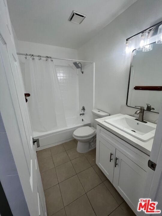 Building Photo - 1163 S Crofter Dr