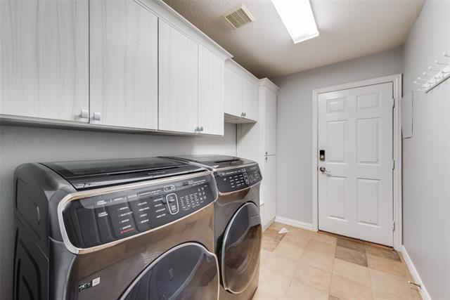 Building Photo - 2435 Waterside Dr