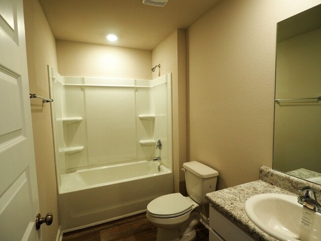Building Photo - 4 bedroom home in Foley