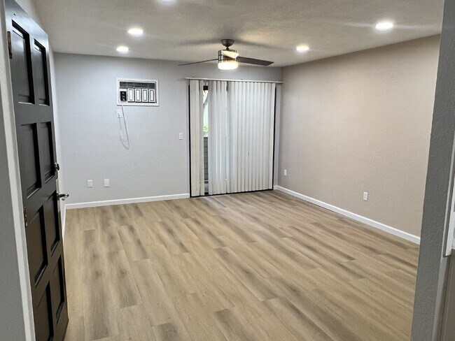 Building Photo - $2,300 - 2 Bed / 1 Bath Condo in El Cajon