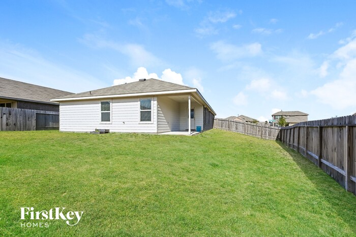 Building Photo - 14005 Lake Cres Dr