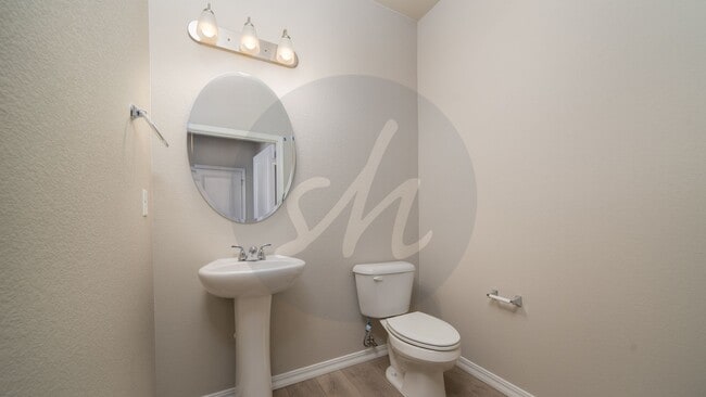 Building Photo - Beautiful Townhome located in the Townes at Woodmen Heights